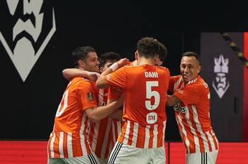 VIDEO | ¡Cómo en los viejos tiempos! La fantástica jugada de Fabián Orellana para el gol de su equipo en la Kings League