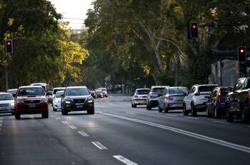 Eje Cardenal Caro - Andrés Bello dejará de ser reversible: Esta es la fecha en la que comenzará a ser solo bidireccional