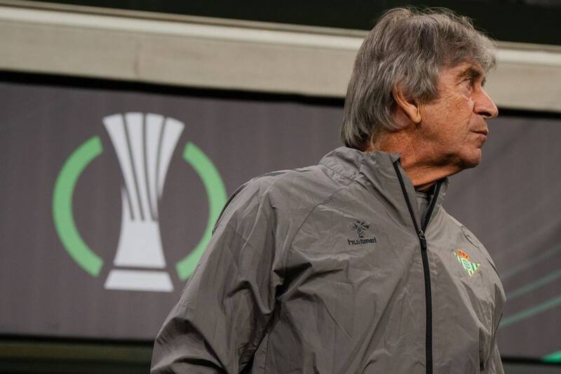 El DT chileno quiere el premio mayor en la Conference League.