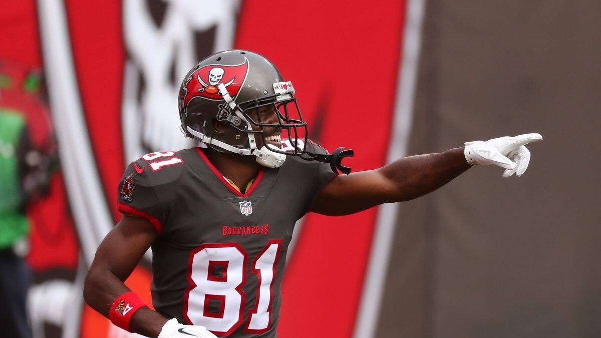 Receptor campeón de la NFL podría ser suspendido de por vida