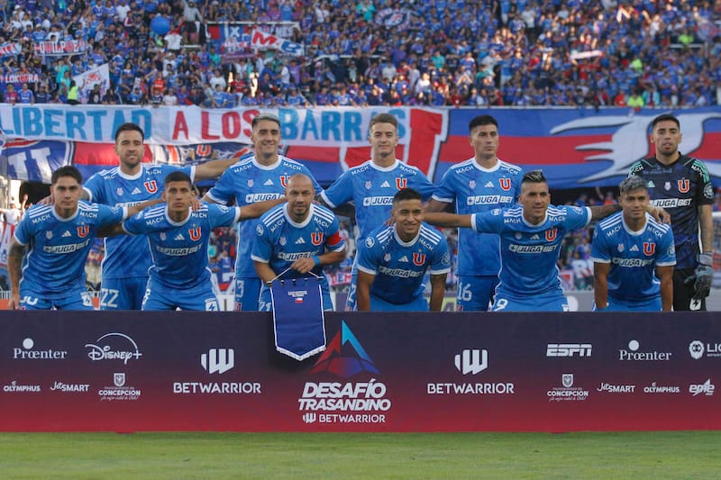 Ya conoce su fixture para Copa Chile.
17/01/2025
MarcoÊVazquez/Photosport
Football, Universidad de Chile vs River Plate
Desafio Trasandino 2025.
Universidad de Chile players is pictured during the friendly match held at the Ester Roa stadium in Concepcion, Chile.
17/01/2025
MarcoÊVazquez/Photosport