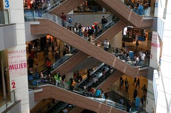 Costanera Center enfrenta sumario por falta de medidas para evitar aglomeraciones