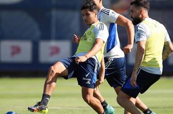 Tras los pasos de Lucas Assadi y Darío Osorio: las tres promesas de la U que se roban las miradas de Mauricio Pellegrino