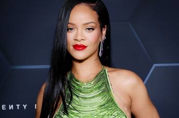 Vestida de rojo: El increíble look de Rihanna en el Super Bowl 2023 tras cinco años alejada de los escenarios