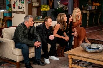 “Nos muestra lo que nos atrajo a ellos”: Reencuentro de “Friends” fue ampliamente alabado por la crítica