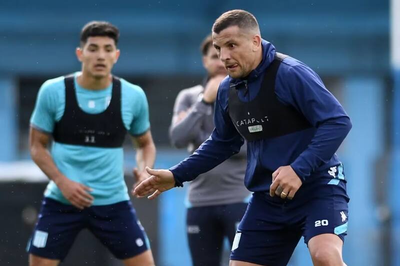 Emiliano Vecchio firmó la recisión con Racing Club y pronto definirá su futuro.