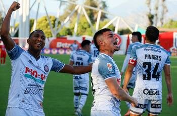 Deportes Limache venció a Unión La Calera y aseguró la permanencia en Primera División