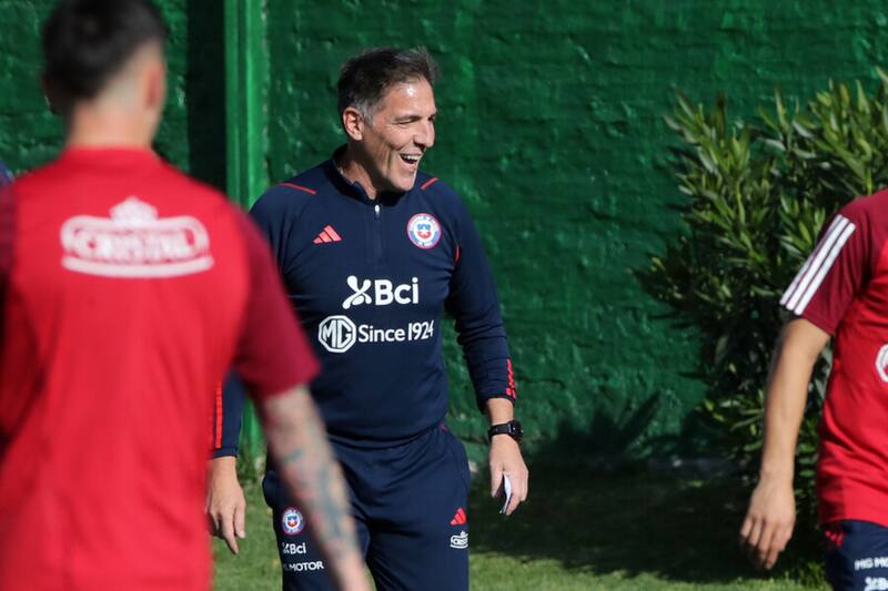 Eduardo Berizzo dejó de ser el DT de La Roja. (Foto: Photosport)