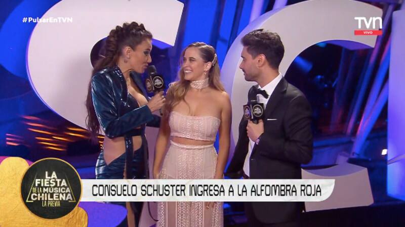 Consuelo Schuster destacándose en la alfombra roja. Créditos: TVN.