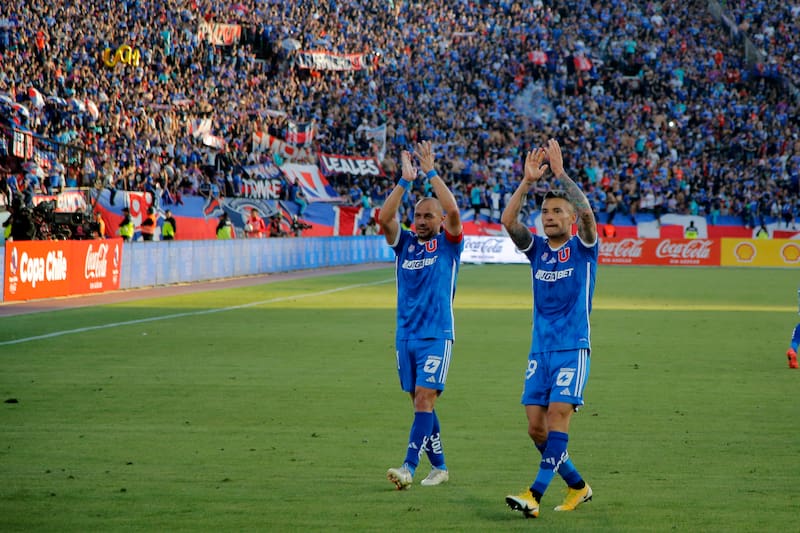 Jugadores de la U en la final de Copa Chile en el Estadio Nacional.