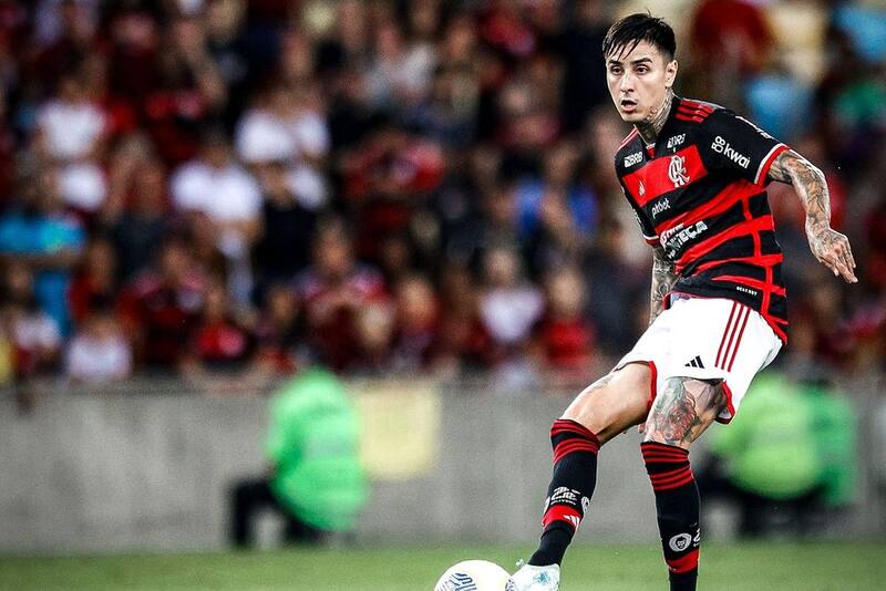 Erick Pulgar volvió a ser elogiado por su entrenador Filipe Luis.