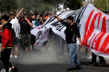 Hinchas de Colo Colo desplegaron violento lienzo contra Harold Mayne Nicholls en el Monumental