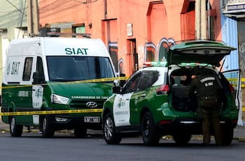 Personal de Carabineros investiga dos macabros homicidios ocurridos en Santiago centro