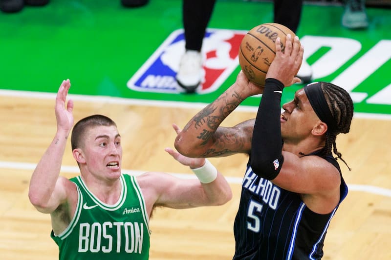 Orlando no se rinde y le descontó a Boston. EFE