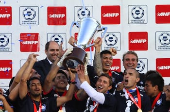 Recordado campeón de Primera División le comunicó a su club que quiere volver a Chile en 2023