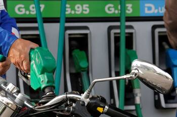 Precio de la bencina | ¿Cuánto bajan las gasolinas este jueves 30 de marzo de acuerdo a ENAP?