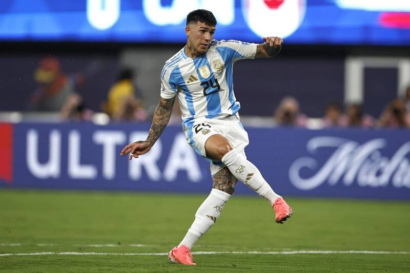 será investigado por sus cánticos racistas contra los franceses. Foto: EFE.