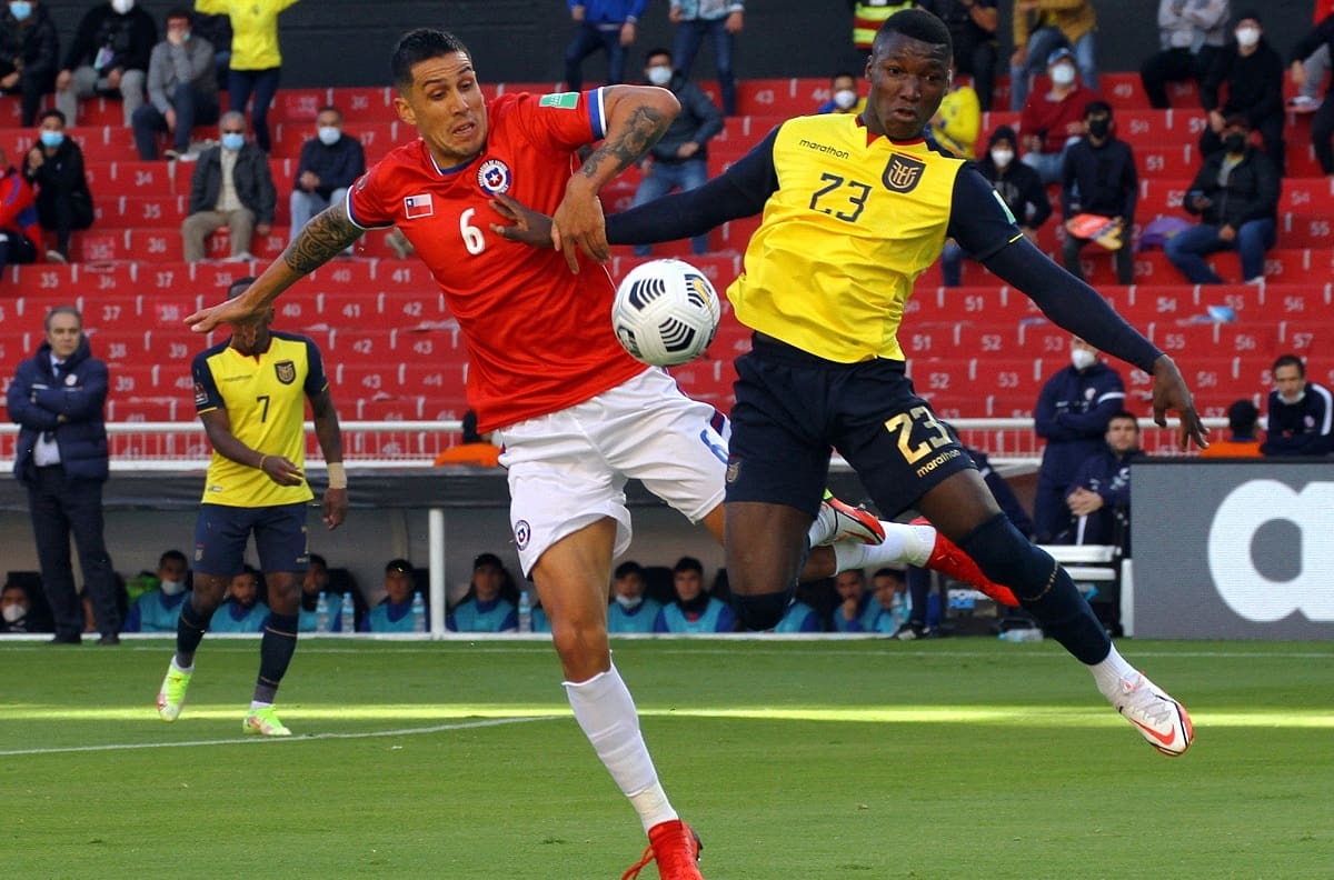 Crónica| Chile sale vivo de Quito pero sigue mirando Qatar desde lejos