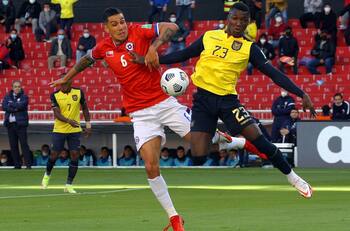 Crónica| Chile sale vivo de Quito pero sigue mirando Qatar desde lejos