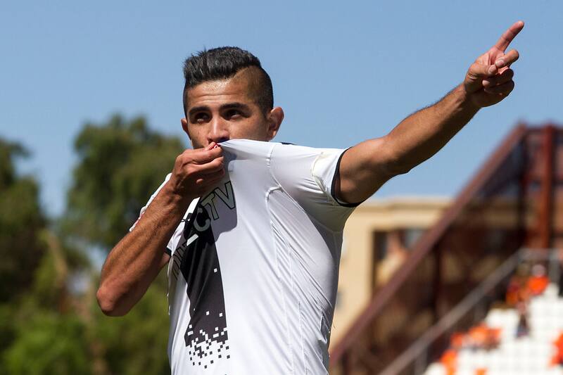 El delantero levantó tres títulos en sus dos pasos por Colo Colo