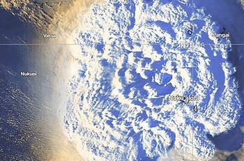 Videos | Así se vio desde la tierra y el espacio la explosión del volcán que generó alerta de tsunami en Chile