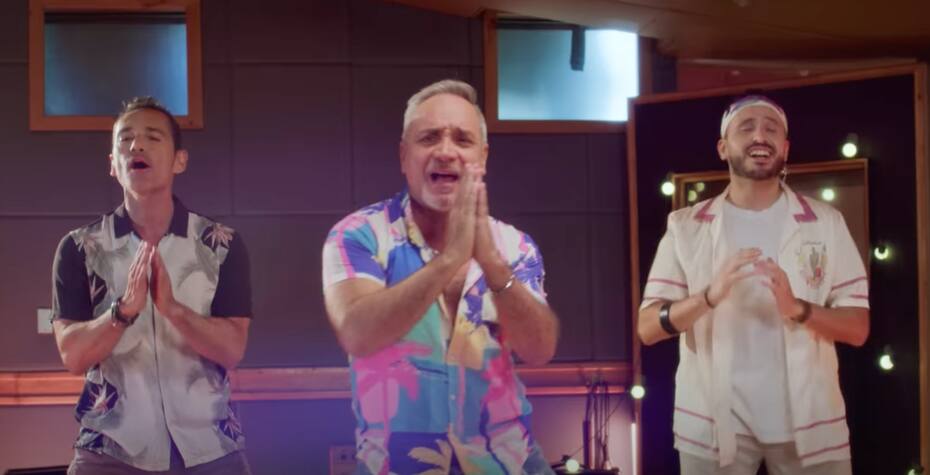 Way junto a Luis Jara. Créditos: YouTube.