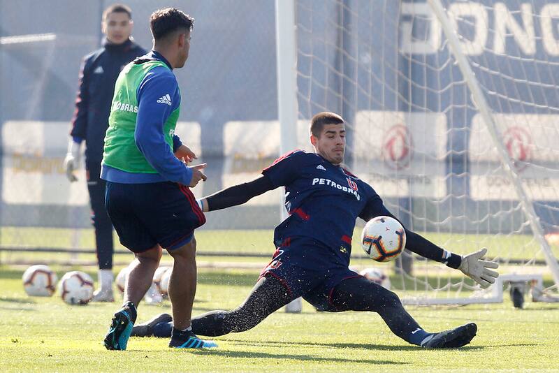 Gonzalo Collao en un entrenamiento de la U. Foto: Aton.