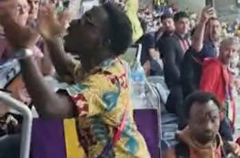 VIDEO | "Bye, bye, fuera": Hincha de Ghana se burló de Uruguay por su eliminación de Qatar 2022