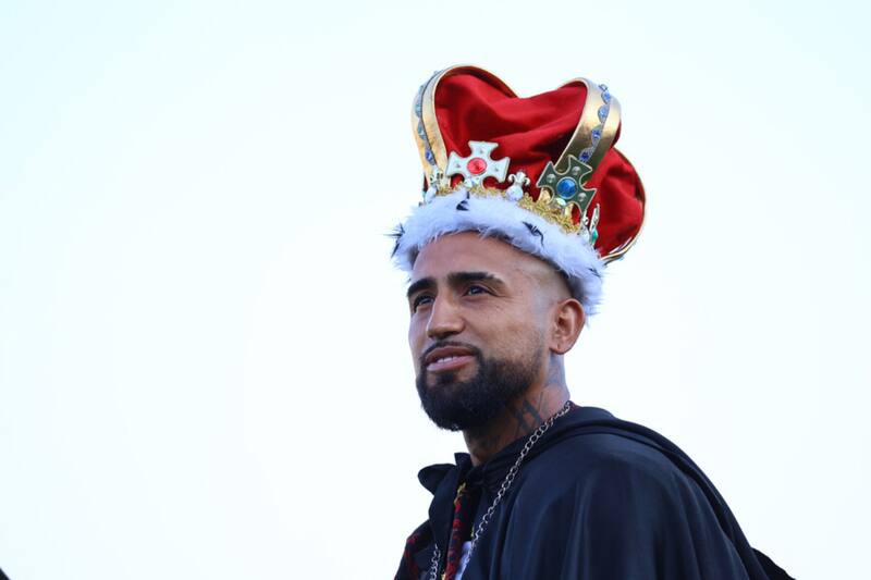 Arturo Vidal en su bienvenida Monumental (Foto: Photosport)