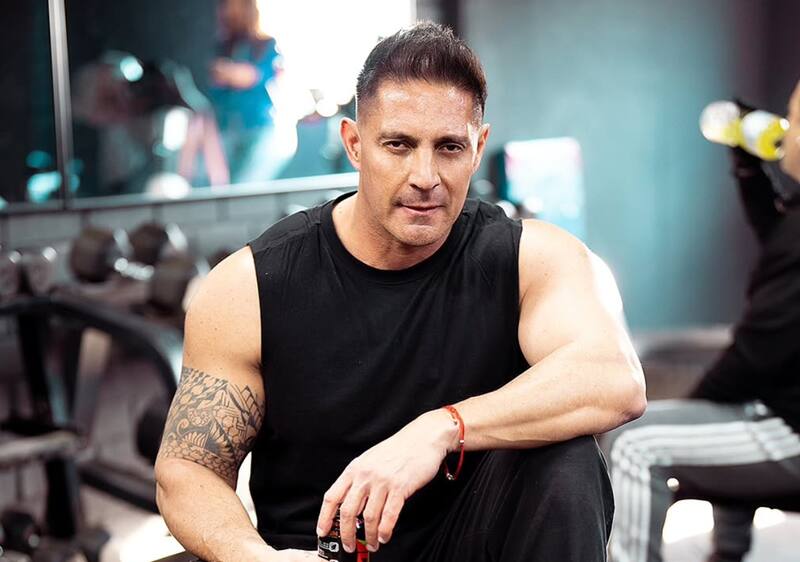 está en la polémica por el no pago de más de mil pares de zapatillas.