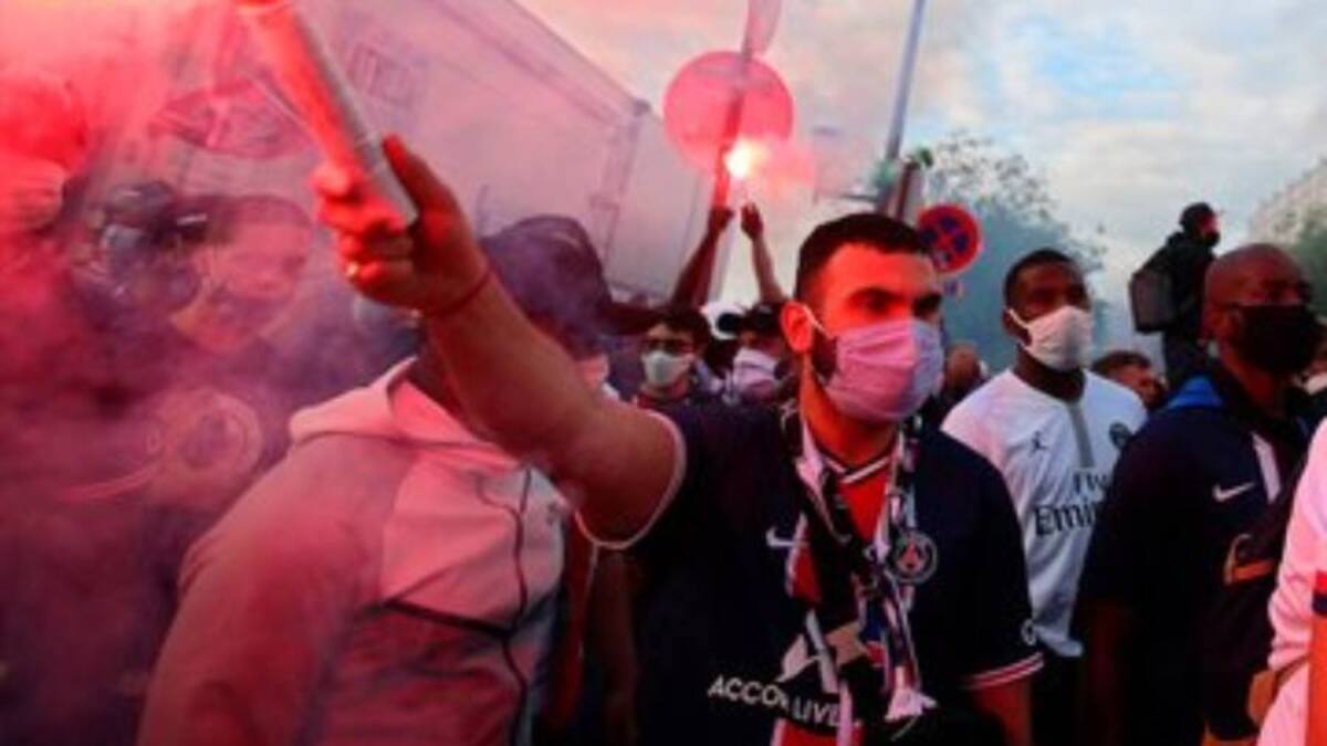 Se desataron: Hinchas del PSG protagonizaron incidentes con la policía