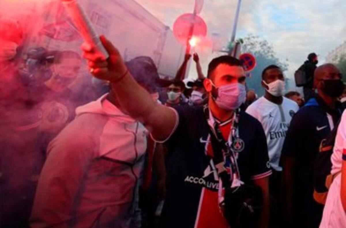 Se desataron: Hinchas del PSG protagonizaron incidentes con la policía