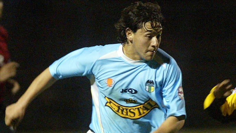 Tras ser goleador en O'Higgins, tuvo la posibilidad de vestir la camiseta de Colo Colo.