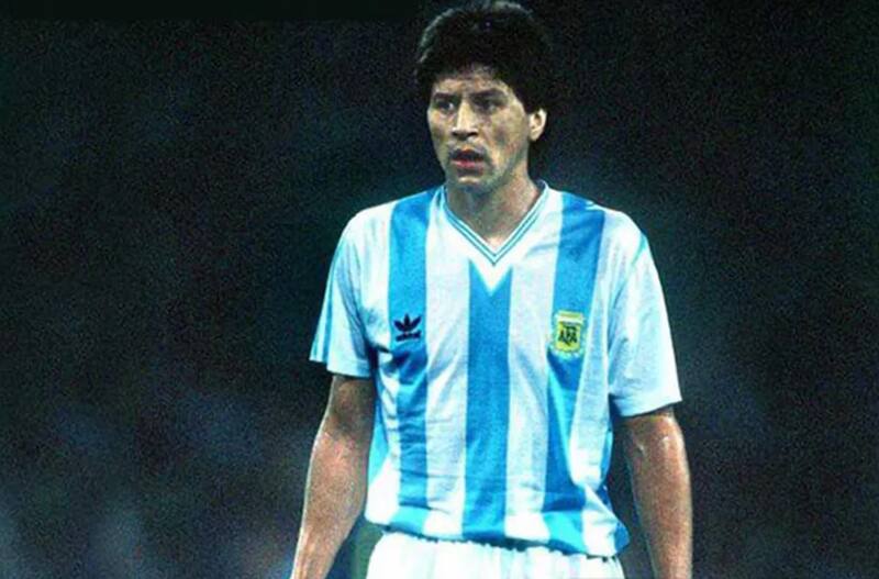 Pedro Monzón jugó la final del mundo con Argentina en 1990 y seis años después jugó en Wanderers.