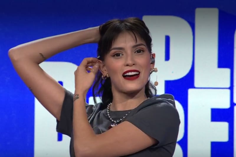 La ganadora de Gran Hermano mostró su oreja tras almohadazo de Raimundo Cerda.