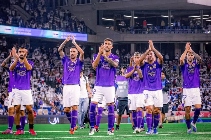 El León de Collao en el Claro Arena. Foto: Instagram @faustogrillo37