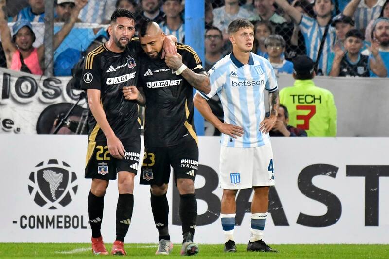 en el partido de Colo Colo vs. Racing por Copa Libertadores. Foto: Agencia Aton.