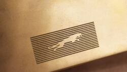 Histórica marca de autos británica presenta su nuevo logo