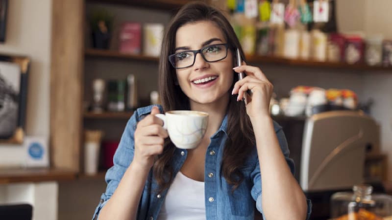 Ten una visión clara aún cuando tomes bebidas calientes (Foto: Freepik).
