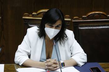 Izkia Siches dio positivo a Covid-19: Estos son los síntomas que tiene la ministra del Interior