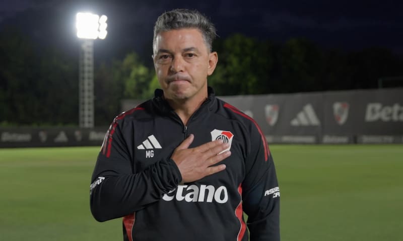 anunciando su salida de River y despidiéndose de los hinchas. Foto: video en X de River Plate