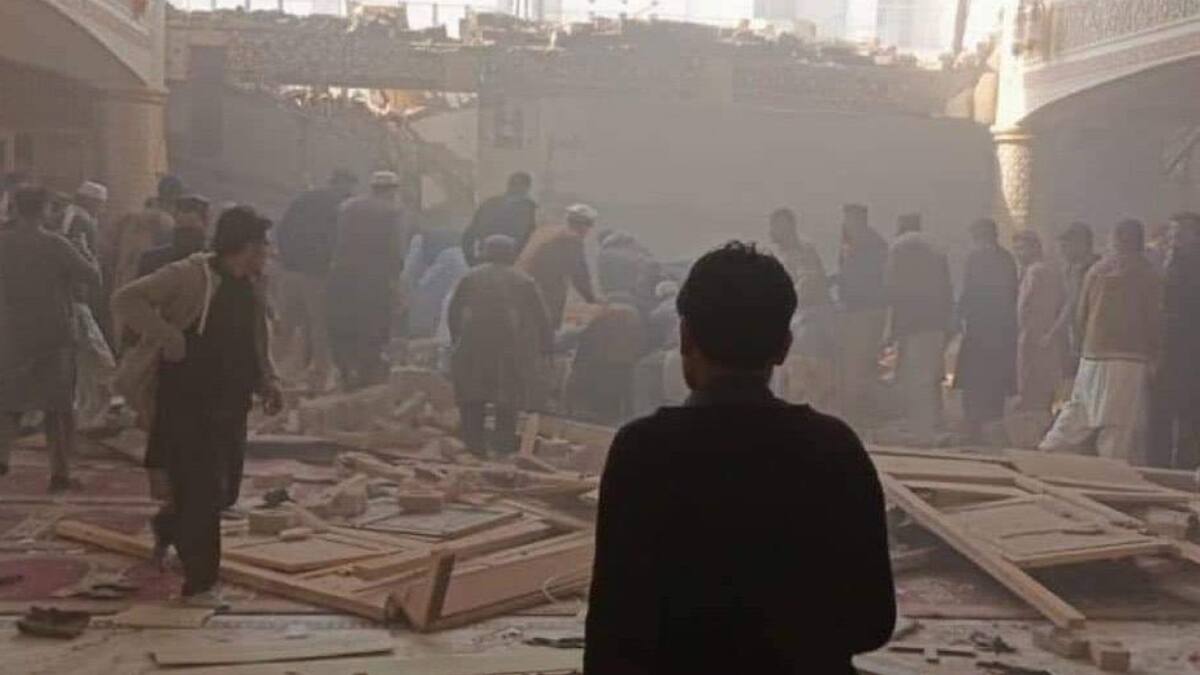 VIDEO | Atentado a una mezquita en Pakistán: Fallecieron al menos 28 personas