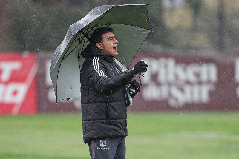 El director técnico de Colo Colo tomó una fuerte decisión. (Foto: @colocolooficial)