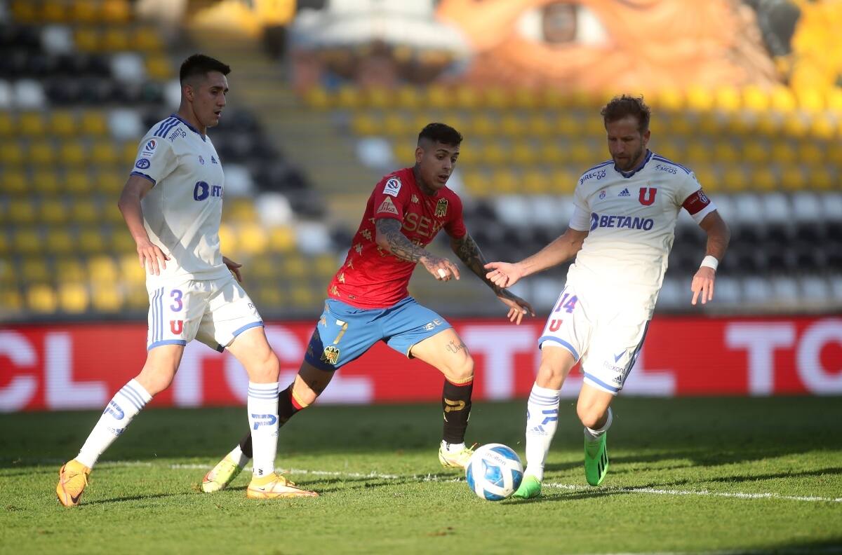 La U tiene en carpeta a figura de la Primera B para reforzar su criticada defensa