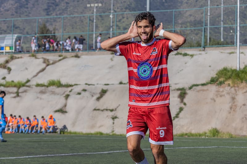 Con 16 tantos a su haber, el delantero iraquí-chileno fue el máximo goleador de Aguará en la Tercera División B 2024.