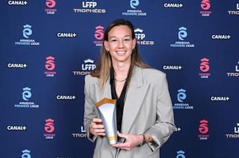 Después del dolor de Champions League: Christiane Endler fue premiada como la mejor de Francia