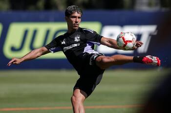 “Fue algo muy raro”: Salomón Rodríguez explica su primer encuentro con Arturo Vidal en Colo Colo