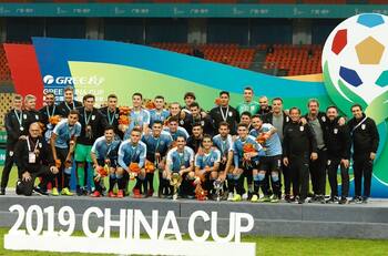 Uruguay goleó a Tailandia y se coronó campeón de la China Cup
