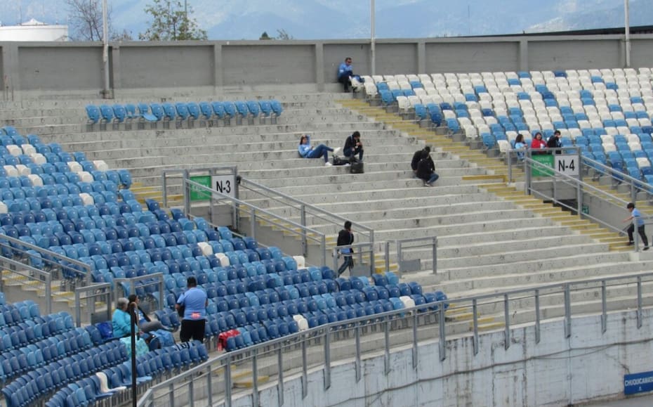 El homenaje a los 16 hinchas fallecidos.