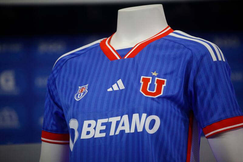 Lanzamiento camiseta de Universidad de Chile 2023. (Foto: Agencia Aton)